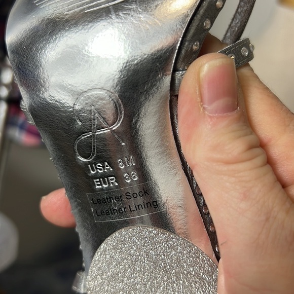 Adrianna Papell Silver Embellished Strappy Sandals NEW Size US8 - Picture 9 of 10